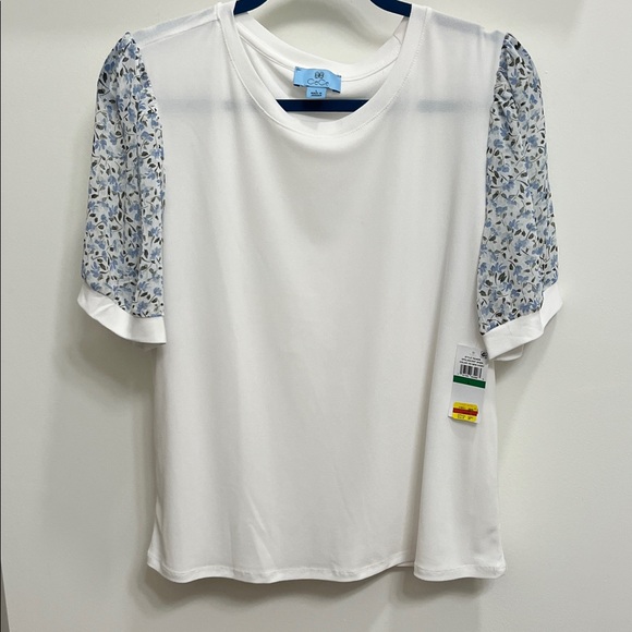 CeCe White Blouse with Blue Floral Sleeves - Picture 1 of 2